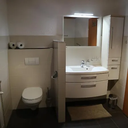 83 Apartment *