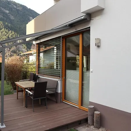 Appartement 83 *