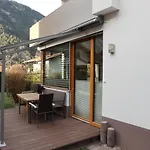 Appartement 83 *