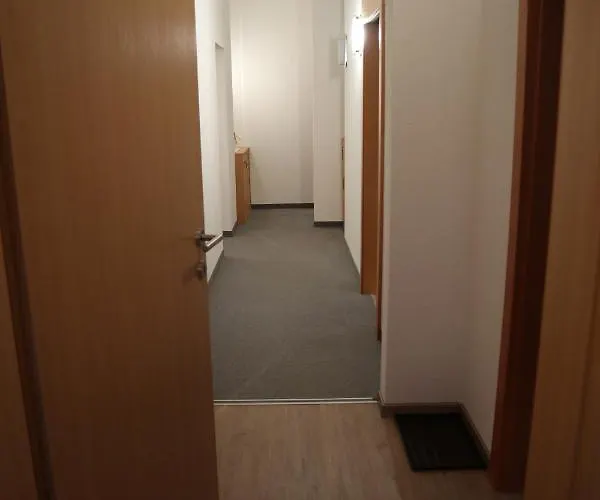 83 شقة Tösenssteinach